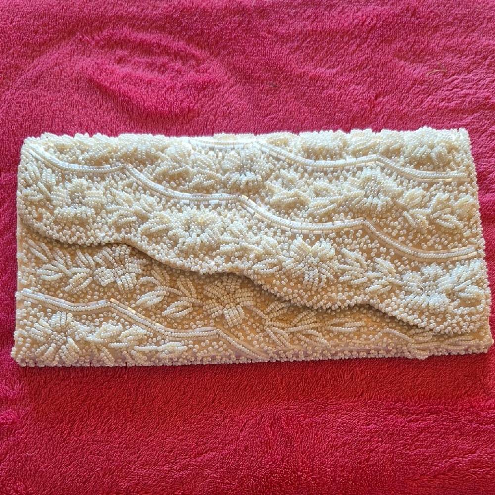 Elegant Vintage Cream  Beaded Clutch
